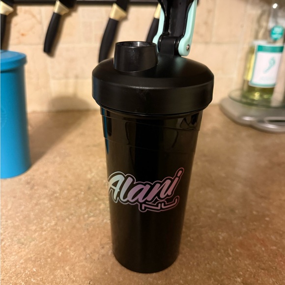 ALANI Nu Shaker Bottle with Colorful Logo - Picture 2 of 2